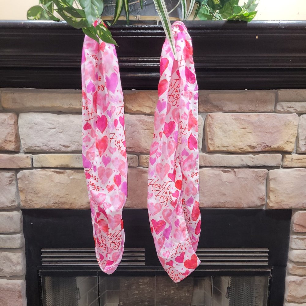 2 Valentine's Day inspired infinity scarfs